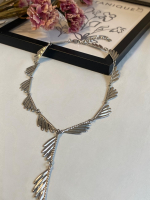 Leaf tie